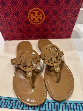 Tory Burch Sand Patent Leather Miller Sandals Size 7 1/2